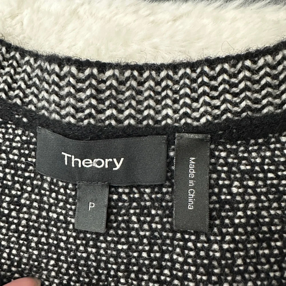 Theory cashmere textured knit pullover sweater - Picture 3 of 5